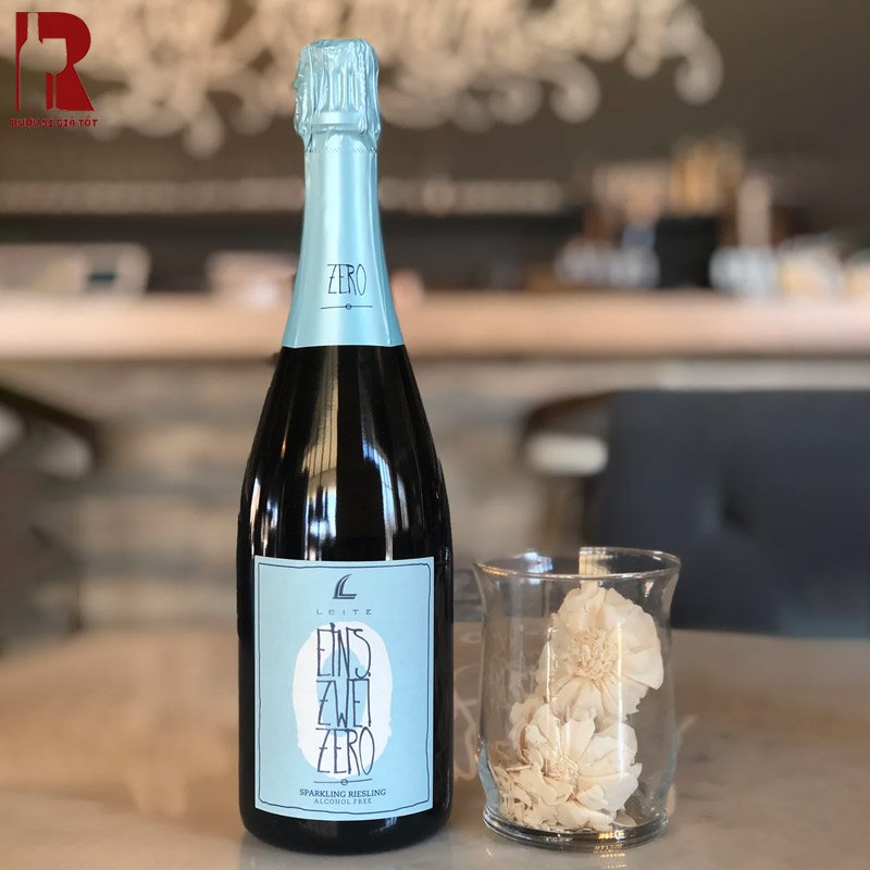 Leitz Eins Zwei Zero Riesling là loại rượu vang không độ cồn nổi tiếng của Đức