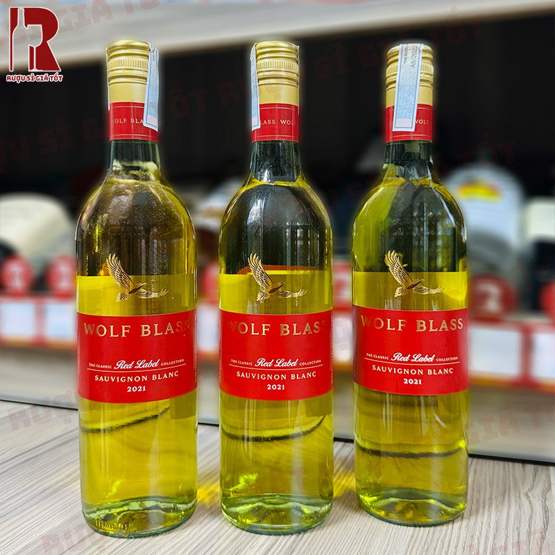 Rượu vang trắng Úc Wolf Blass Red Label Semillon Sauvignon Blanc ngon